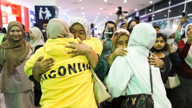 
					Kisah Wanita Malaysia yang Kembali ke Tanah Air Setelah Hidup Sulit di Indonesia karena Menikahi WNI