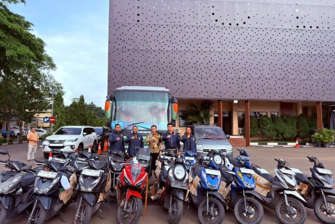 
					Sopir dan Bus ALS Diborgol Polda Banten, 16 Motor Bermasalah di Kabin