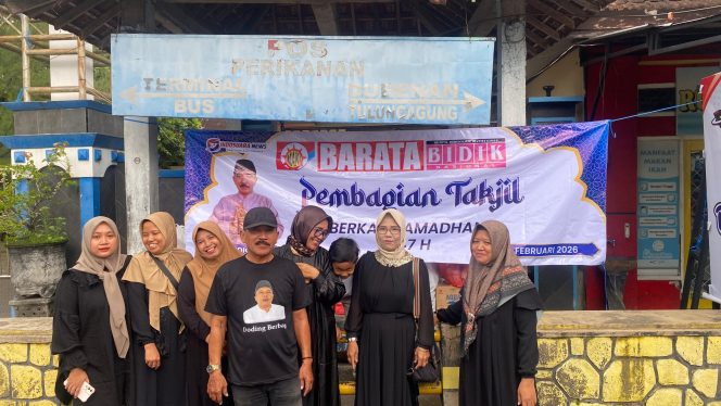 
					Relawan Barata 2026 Bagikan 565 Takjil Ramadhan di Trenggalek