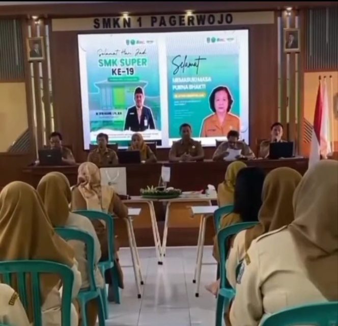 
					Selamat Dan Sukses Hari Ulang Tahun ke-19 SMKN I Pagerwojo 