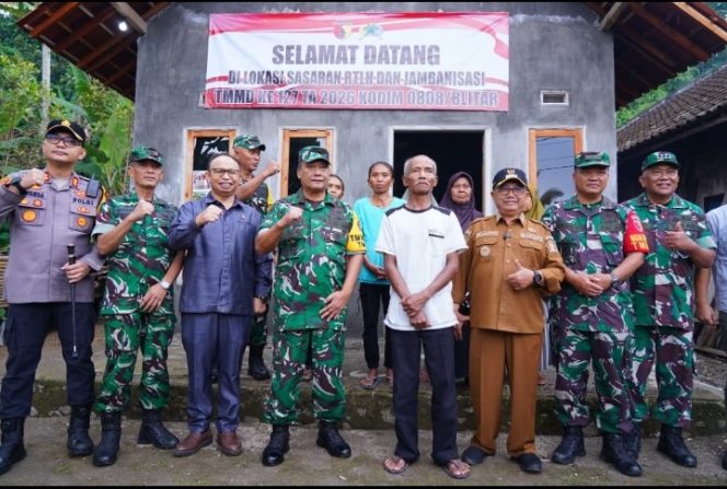 
					Brigjen TNI R. Benny Arifin Pimpin Wasev TMMD Ke 127 di Kodim 0808/Blitar