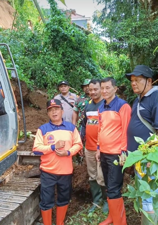
					BPBD Tulungagung Melakukan Respon Cepat Penanganan Tanah Longsor di Desa Geger 